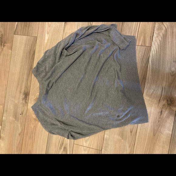 Lululemon pullover - Picture 2 of 2